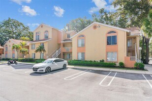 1208 Coral Club Dr in Coral Springs, FL - Building Photo