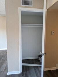 6228 Robinson St photo'