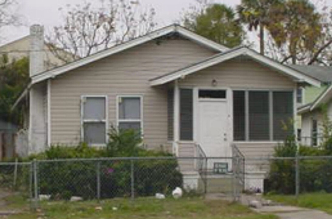 411 W 41st St in Jacksonville, FL - Building Photo