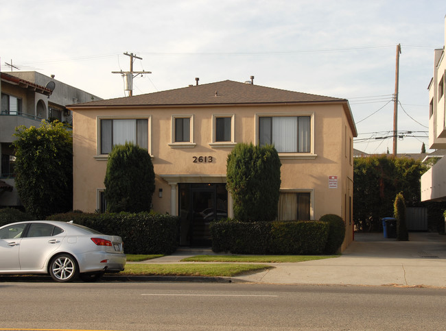 2613 S Sepulveda Blvd in Los Angeles, CA - Building Photo - Building Photo