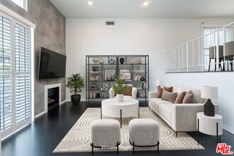 5351 Corteen Pl in Los Angeles, CA - Building Photo - Building Photo