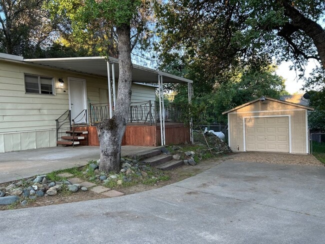 452 Silver Leaf Dr in Oroville, CA - Building Photo - Building Photo