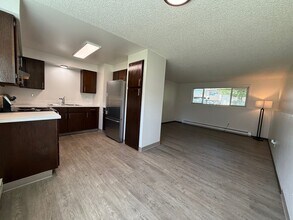 10506 E Augusta Ave in Spokane Valley, WA - Building Photo - Building Photo