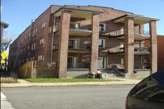 2431 Callow Ave in Baltimore, MD - Foto de edificio - Building Photo