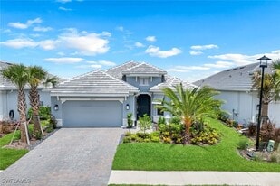 15653 Triesta Ln in Naples, FL - Building Photo