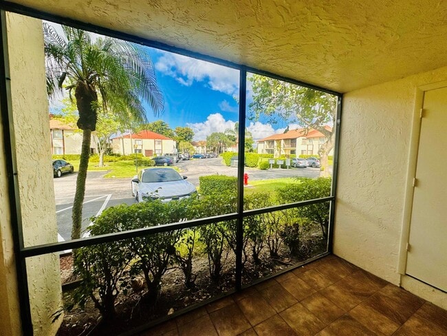 4759 Sable Pine Cir, Unit A1 in West Palm Beach, FL - Foto de edificio - Building Photo