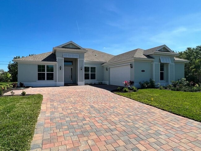 property at 313 SW Kestor Dr