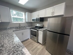 1106 W 7th St in Columbia, TN - Building Photo - Building Photo