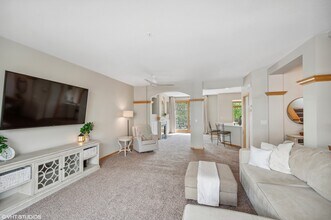 977 Fairfield Ct in Hopkins, MN - Foto de edificio - Building Photo