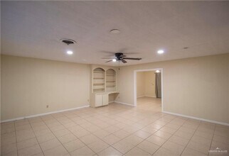 15 W Cano St in Edinburg, TX - Building Photo - Building Photo