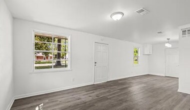 3975 Edgar D Nixon Ave in Montgomery, AL - Building Photo - Building Photo