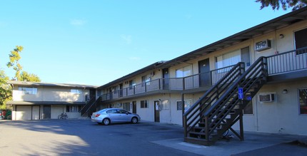 Arden Villa Apartments in Sacramento, CA - Building Photo - Building Photo