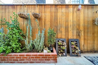 927 21st St, Unit Santa Monica 3 bedroom in Santa Monica, CA - Building Photo - Building Photo