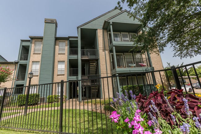 Scotland Yard in Houston, TX - Building Photo - Building Photo