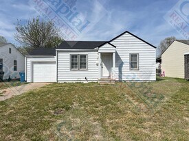 219 E Douglas Dr in Midwest City, OK - Building Photo