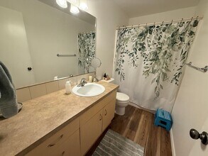 3191 NE Wells Acres Rd in Bend, OR - Building Photo - Building Photo