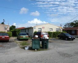 1011 NW 8th St in Hallandale Beach, FL - Building Photo