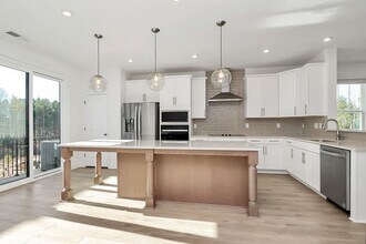 15345 Ballancroft Pkwy in Charlotte, NC - Building Photo - Building Photo