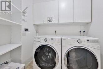 131 Beecroft Rd in Toronto, ON - Building Photo - Building Photo