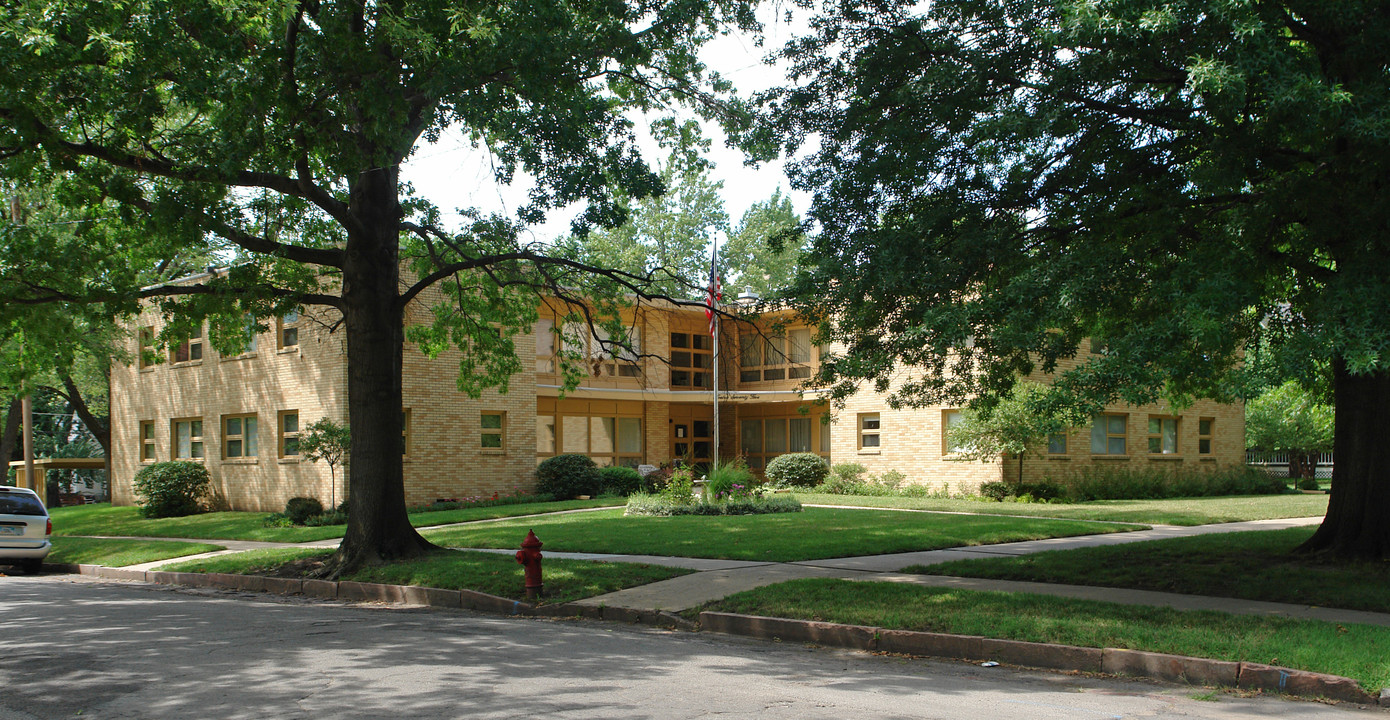 1275 SW Fillmore St in Topeka, KS - Building Photo