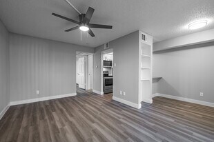 Villas on Rosemeade East in Dallas, TX - Building Photo