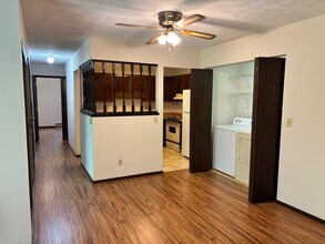 333 W Lake Ave in Hendersonville, NC - Building Photo - Building Photo