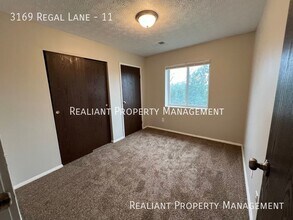 3169 Regal Ln, Unit 11 in Groesbeck, OH - Building Photo - Building Photo