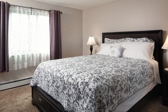 Rivers Edge in Waterbury, CT - Foto de edificio - Building Photo