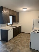 Clifton Apartments in Owatonna, MN - Building Photo - Building Photo