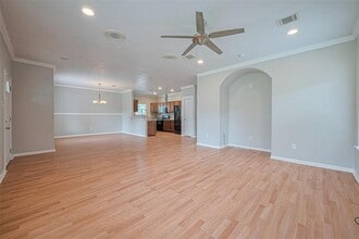 213 W Murrill Ave in Baytown, TX - Building Photo - Building Photo