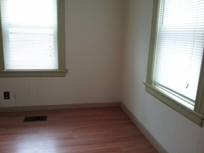 30 Hardy St, Unit 1FL in Cranston, RI - Building Photo