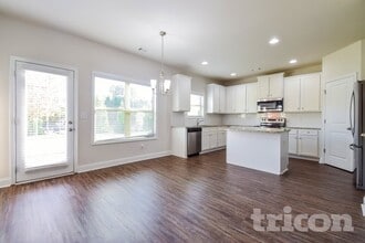 4182 Bella View Dr in Snellville, GA - Building Photo - Building Photo