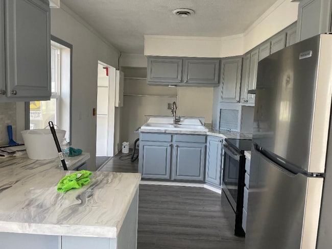 property at 1106 N 60th Ave