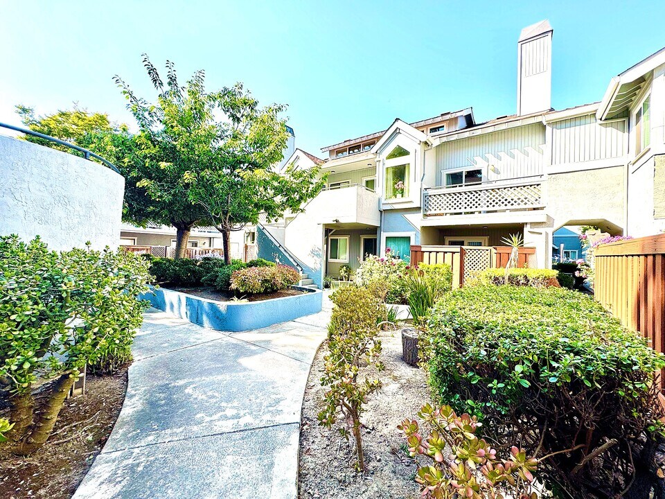 4649 Rothbury Common in Fremont, CA - Building Photo