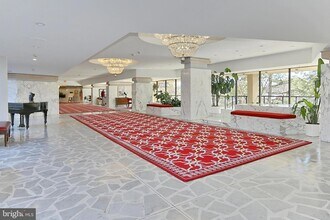 1101 S Arlington Ridge Rd, Unit 705 in Arlington, VA - Building Photo - Building Photo