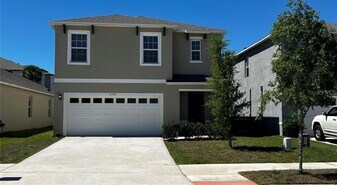 2597 Shamrock St in Tavares, FL - Building Photo