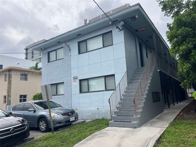 property at 421 SW 6th St