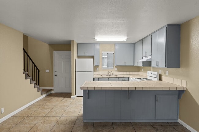 Cedar Park Apartments in Chico, CA - Building Photo - Building Photo
