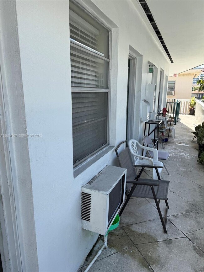 6856 Abbott Ave in Miami Beach, FL - Building Photo - Building Photo