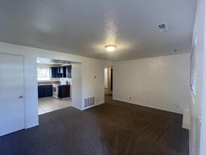 1540 S 400 E in Orem, UT - Foto de edificio - Building Photo