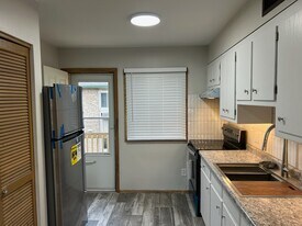 609 Linden Ave, Unit 3 in Hartford, WI - Building Photo