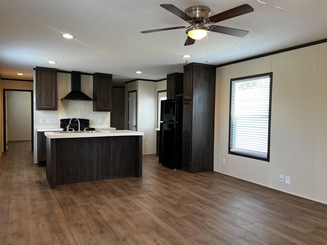 709 N Collins Fwy in Howe, TX - Building Photo - Building Photo