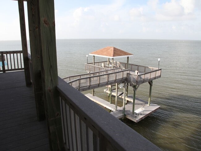 3722 Laguna Dr in Galveston, TX - Building Photo - Building Photo