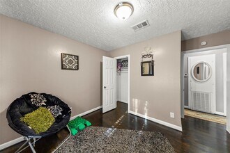 7252 Parker Rd in Houston, TX - Building Photo - Building Photo