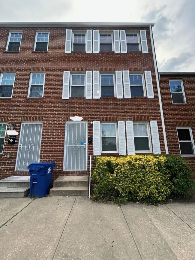 1200 E Madison St in Baltimore, MD - Building Photo - Building Photo