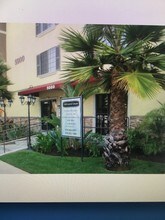 5000 Laurel Canyon Blvd, Unit #104 in Los Angeles, CA - Foto de edificio - Building Photo