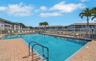 7818 Great Heron Way in Naples, FL - Building Photo