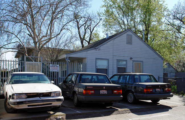 2123 15th Ave in Sacramento, CA - Building Photo - Building Photo