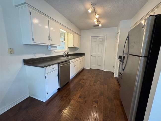 1058 McNeil Ave in Mobile, AL - Building Photo - Building Photo