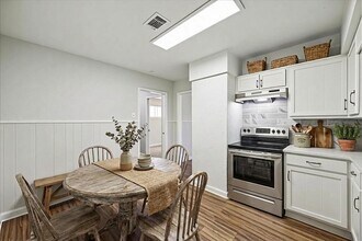 2331 32nd Ave N in Texas City, TX - Building Photo - Building Photo